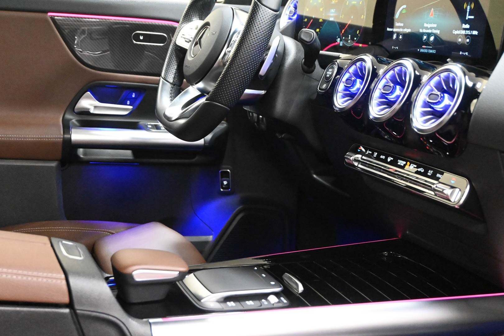 MERCEDES GLA (X156) GLA 200 d Automati…