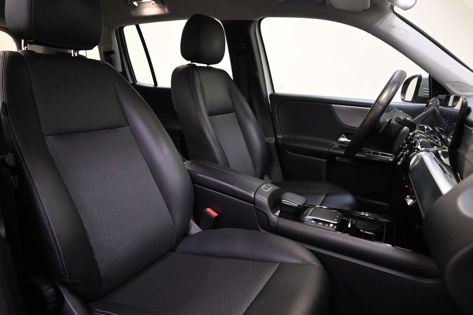 MERCEDES GLB (X247) GLB 200 d Automati…