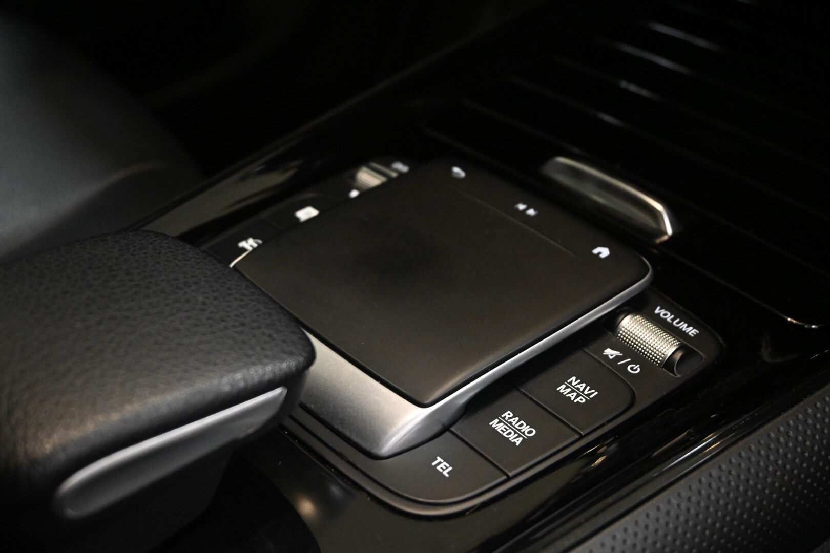 MERCEDES GLB (X247) GLB 200 d Automati…