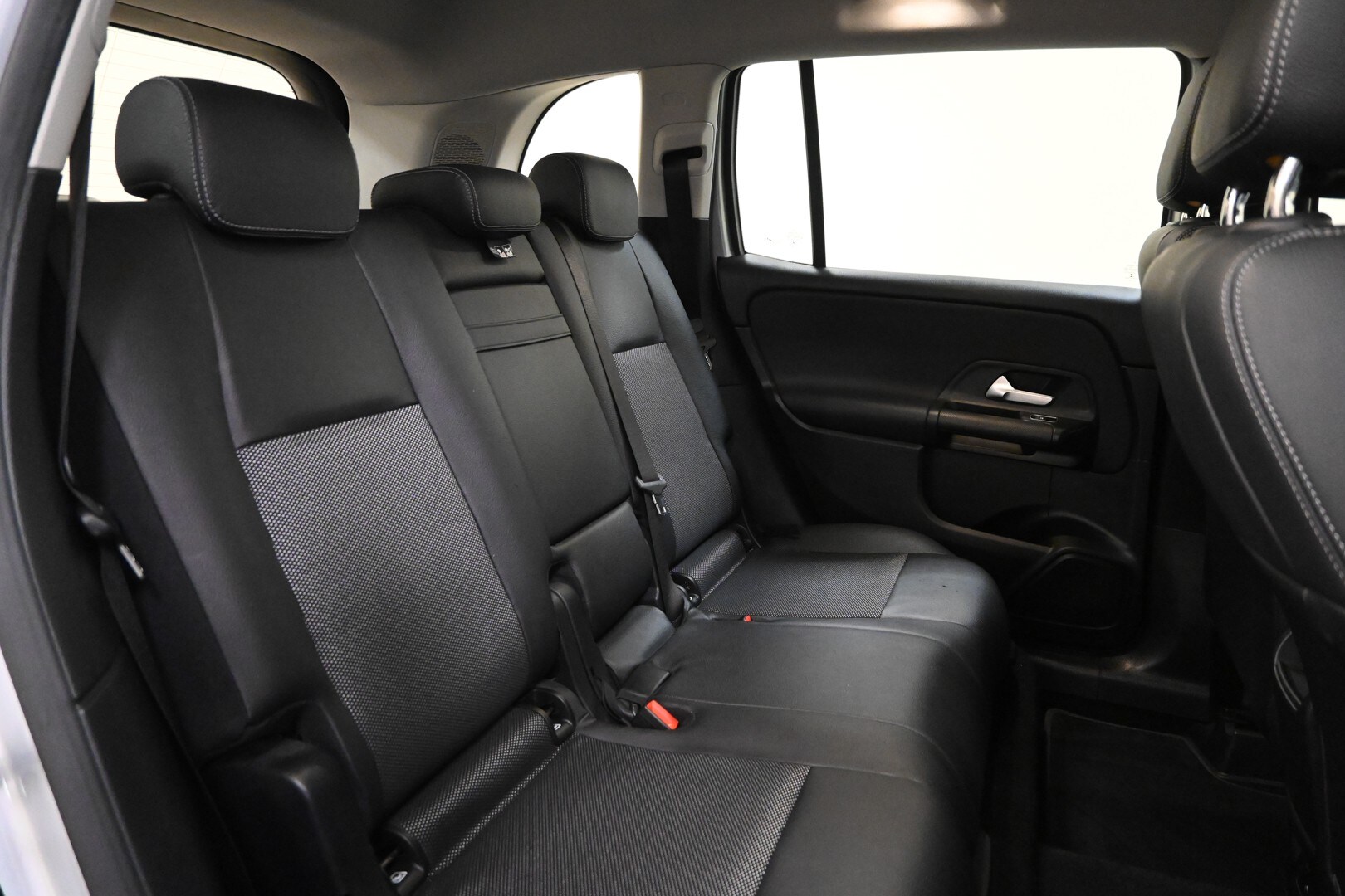 MERCEDES GLB (X247) GLB 200 d Automati…
