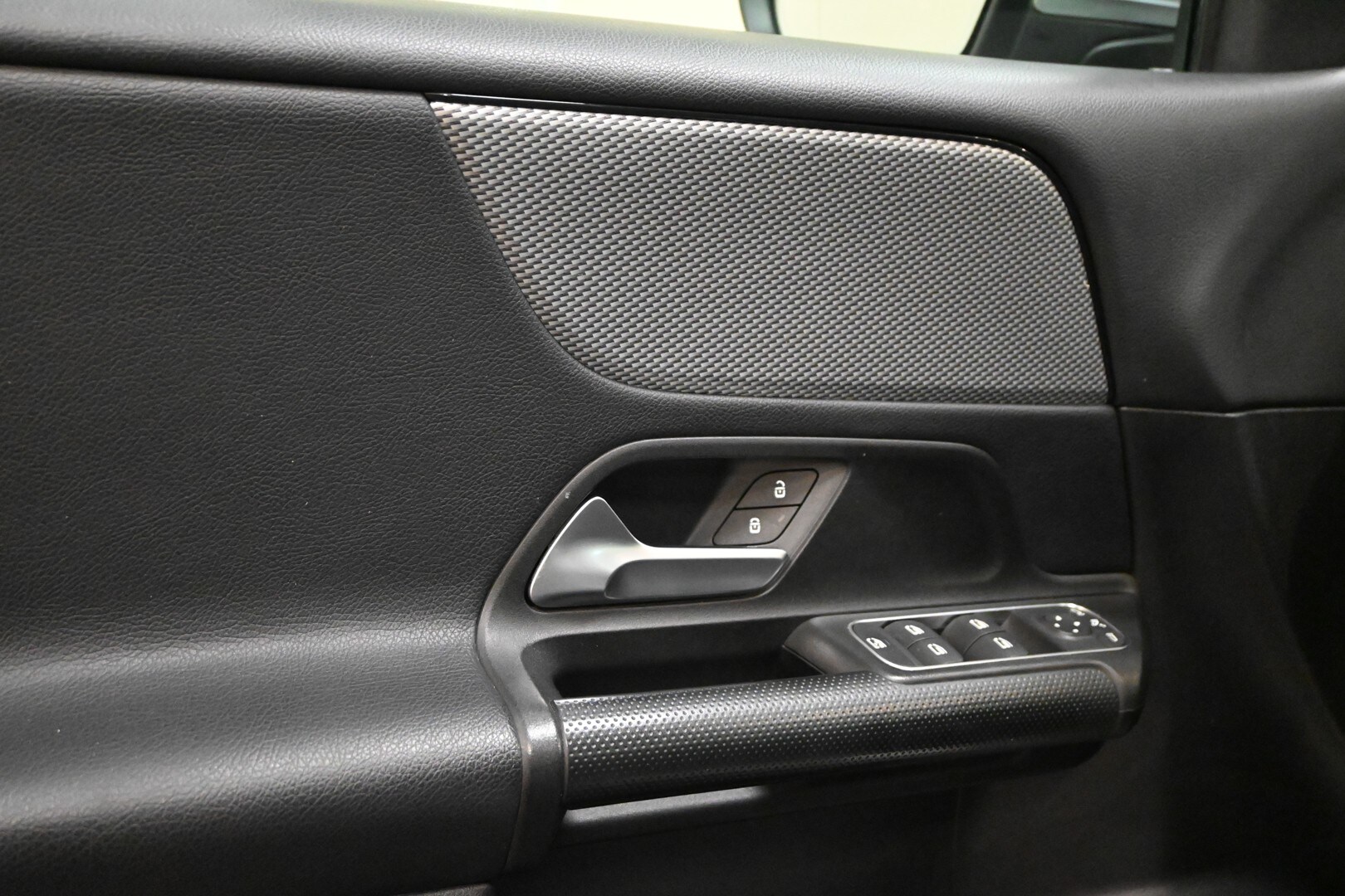 MERCEDES GLB (X247) GLB 200 d Automati…