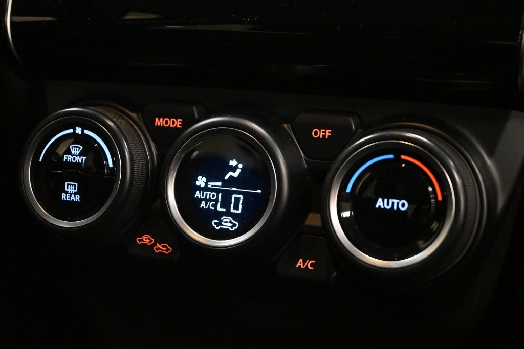 SUZUKI Swift (2017-2024) Swift 1.2 Hybrid Top