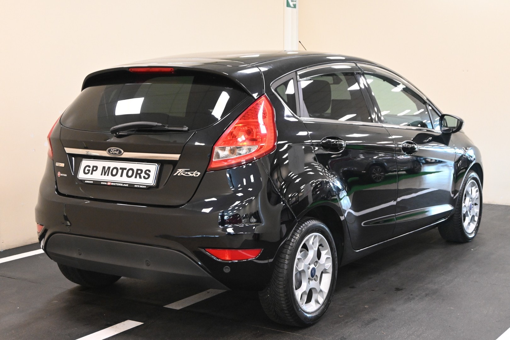 FORD Fiesta 6ª serie Fiesta 1.4 TDCi 68CV 5 po…