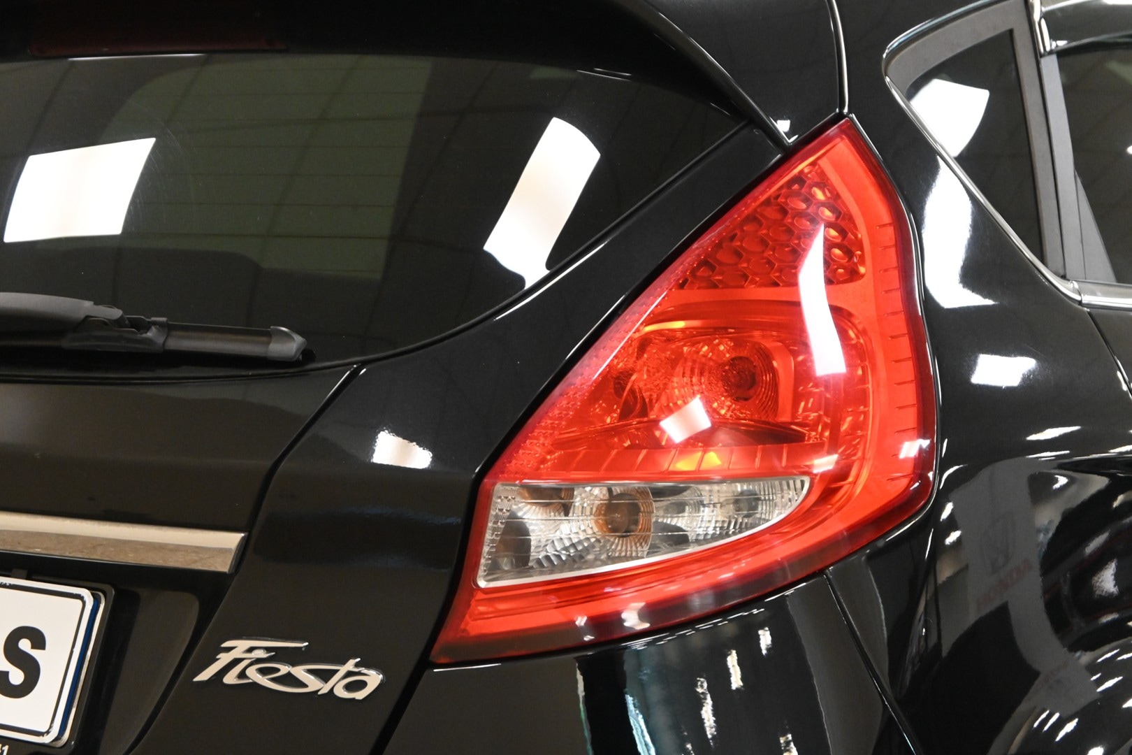 FORD Fiesta 6ª serie Fiesta 1.4 TDCi 68CV 5 po…