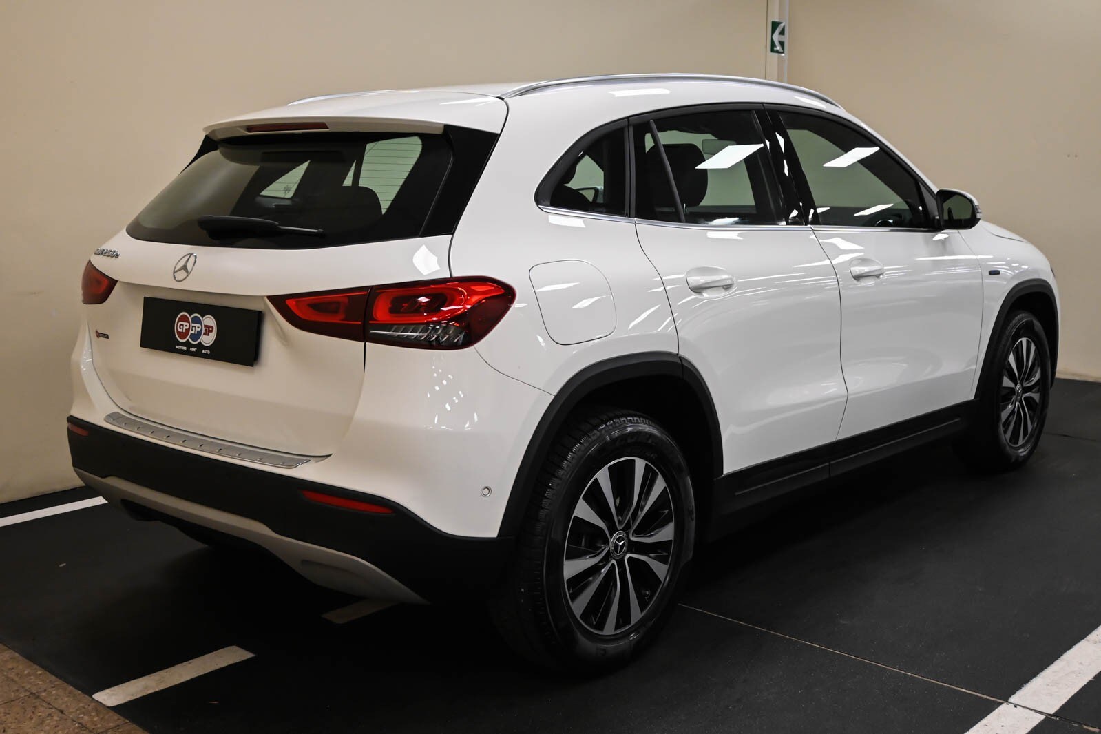 MERCEDES GLA (H247) GLA 250 e EQ-Power…