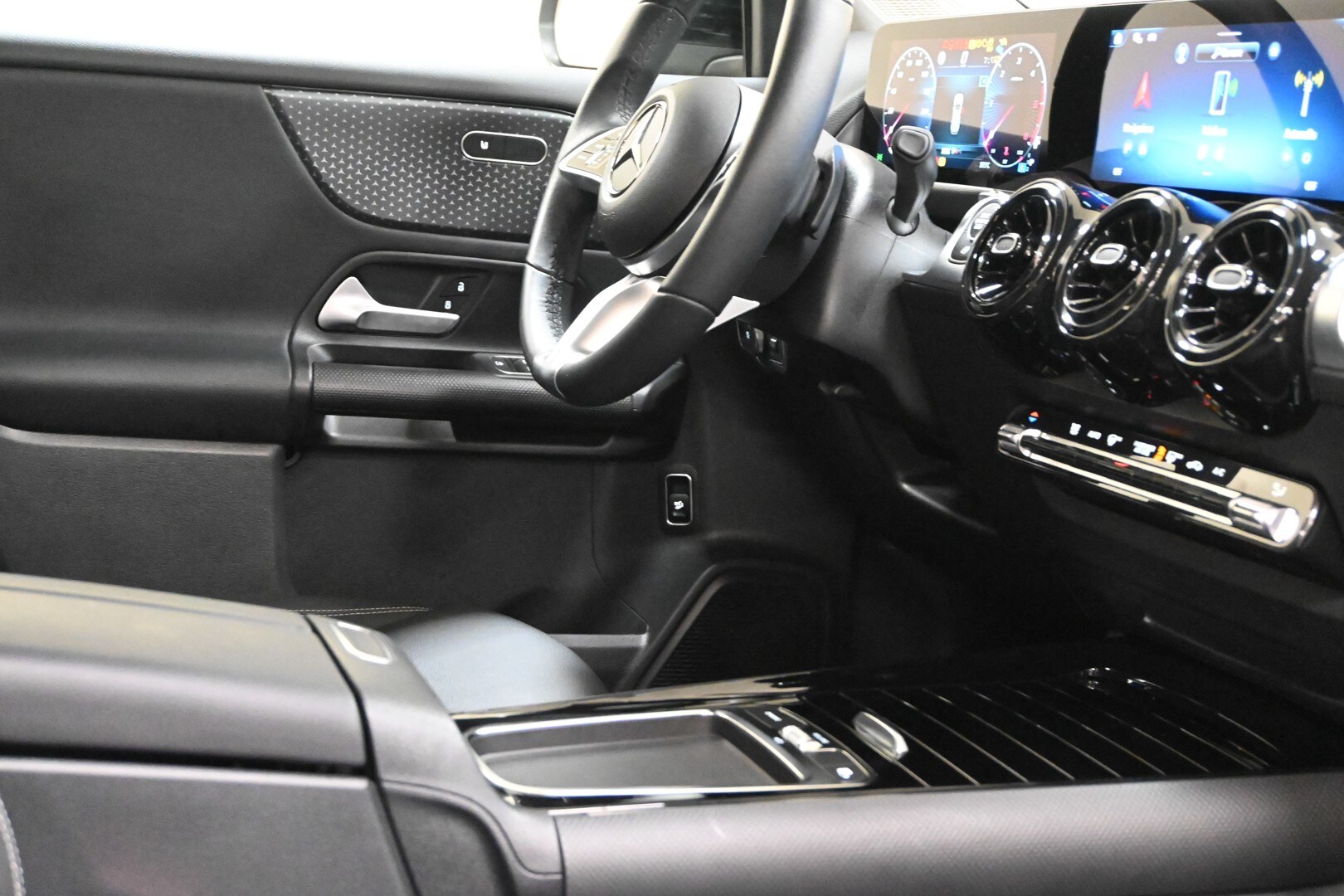 MERCEDES GLB (X247) GLB 180 d Automati…