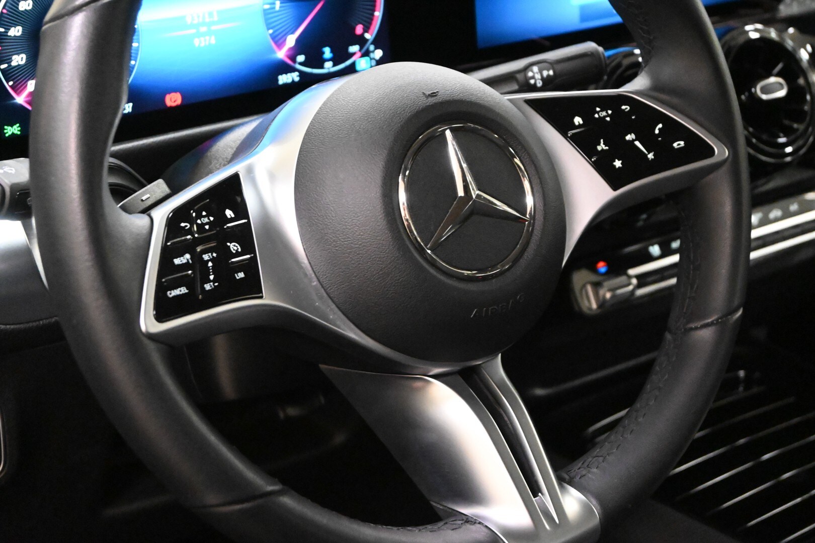 MERCEDES GLB (X247) GLB 180 d Automati…