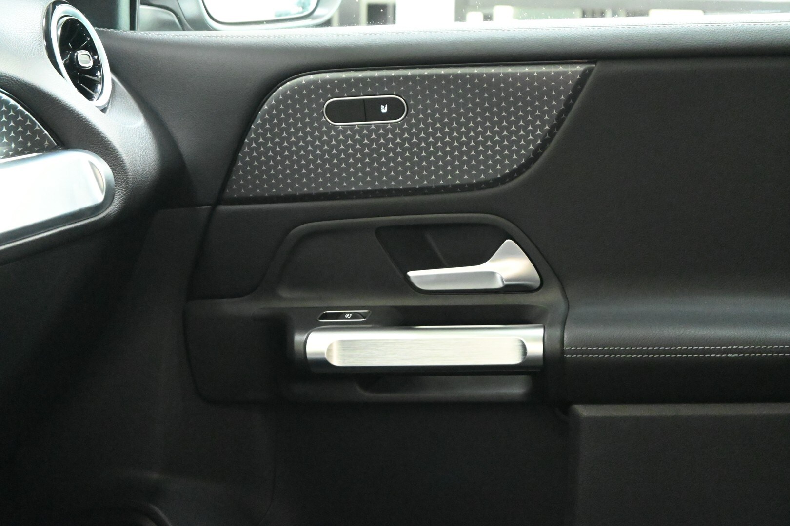 MERCEDES GLB (X247) GLB 180 d Automati…