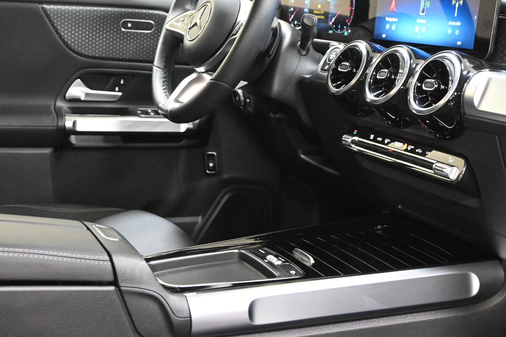 MERCEDES GLB (X247) GLB 180 d Automati…