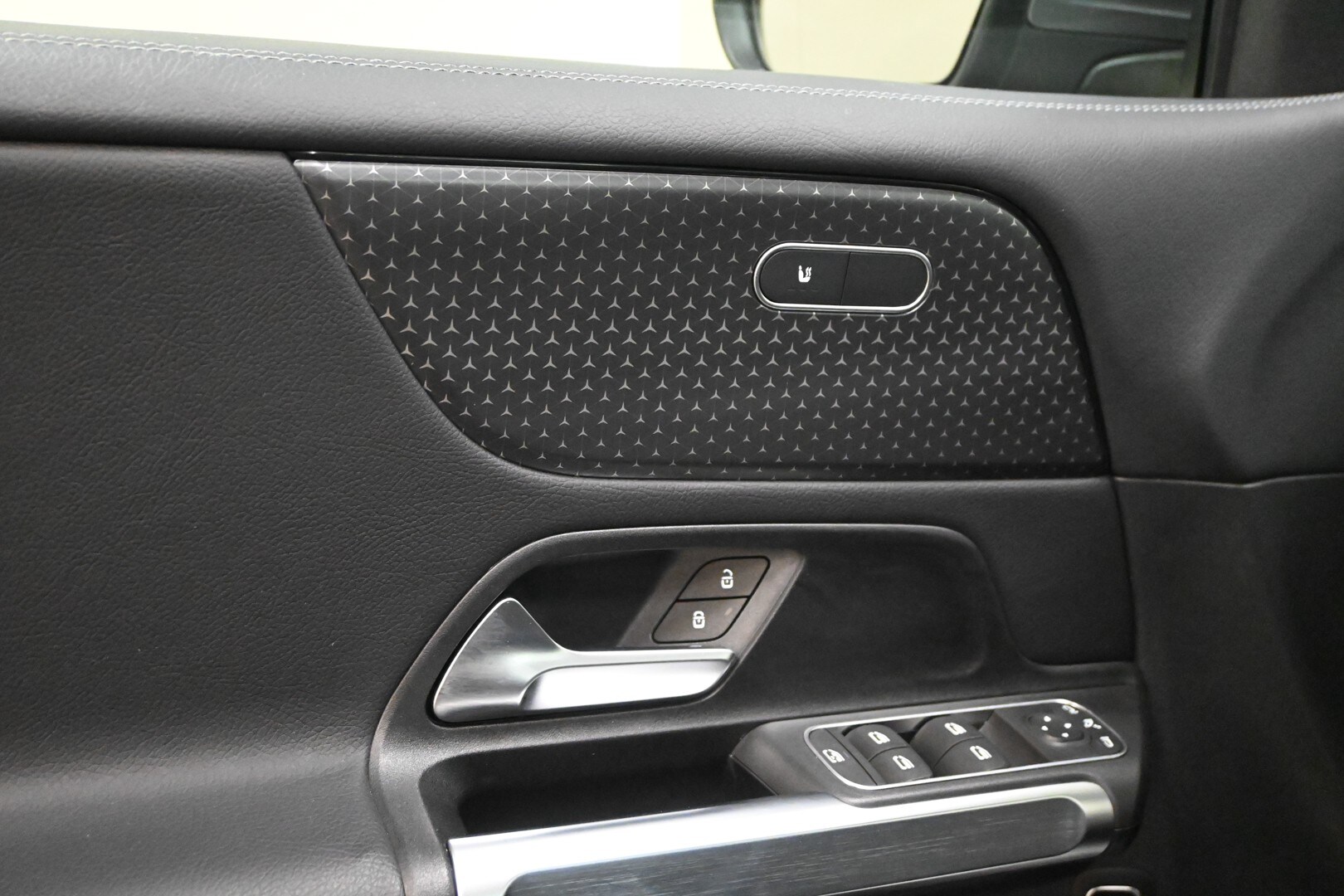 MERCEDES GLB (X247) GLB 180 d Automati…