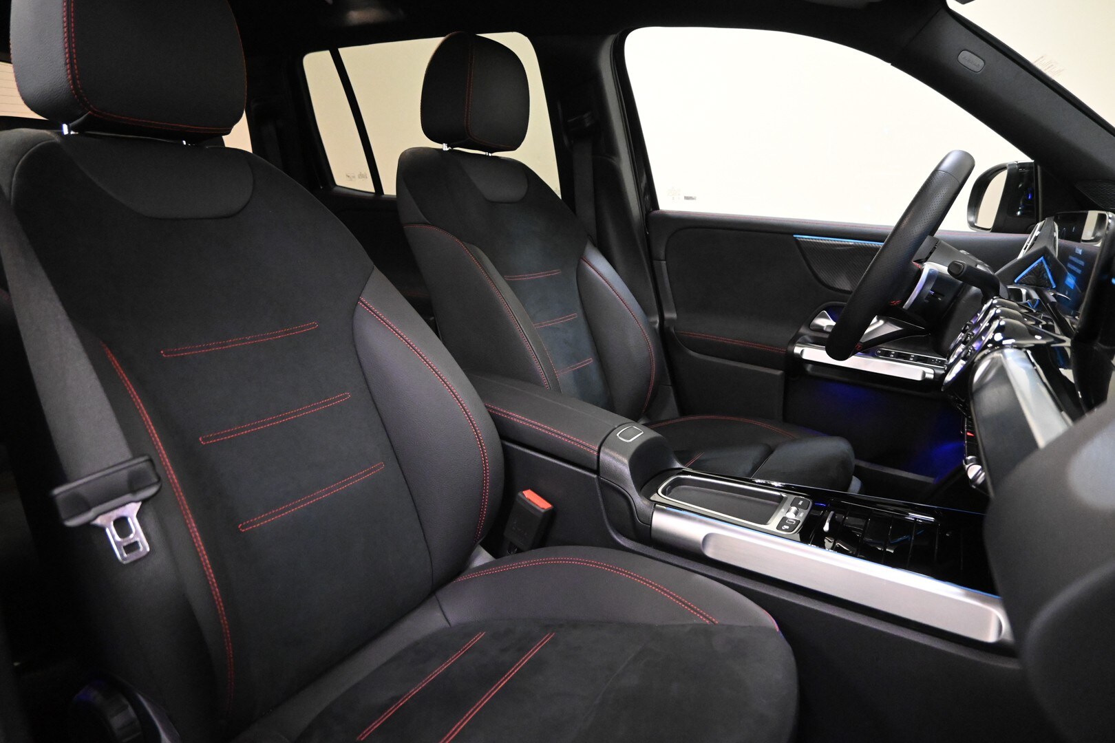 MERCEDES GLB (X247) GLB 200 d Automati…