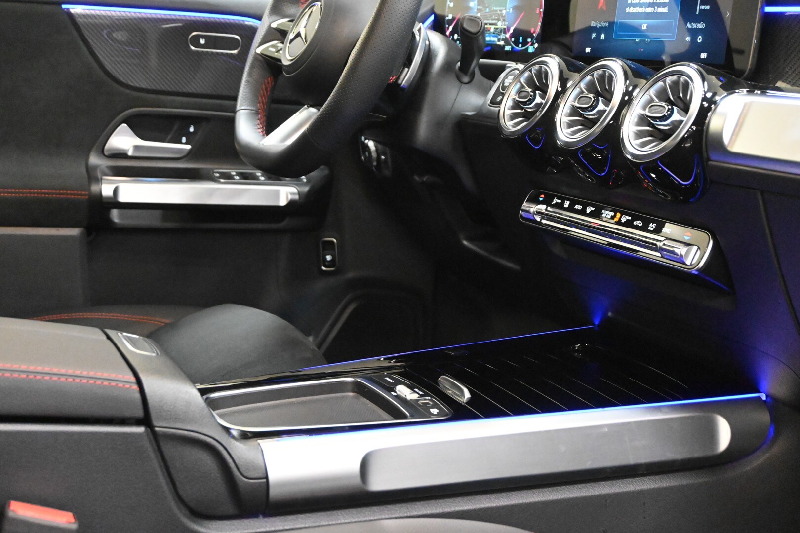 MERCEDES GLB (X247) GLB 200 d Automati…