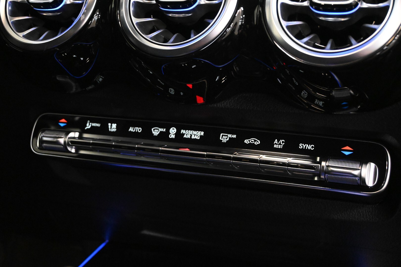 MERCEDES GLB (X247) GLB 200 d Automati…