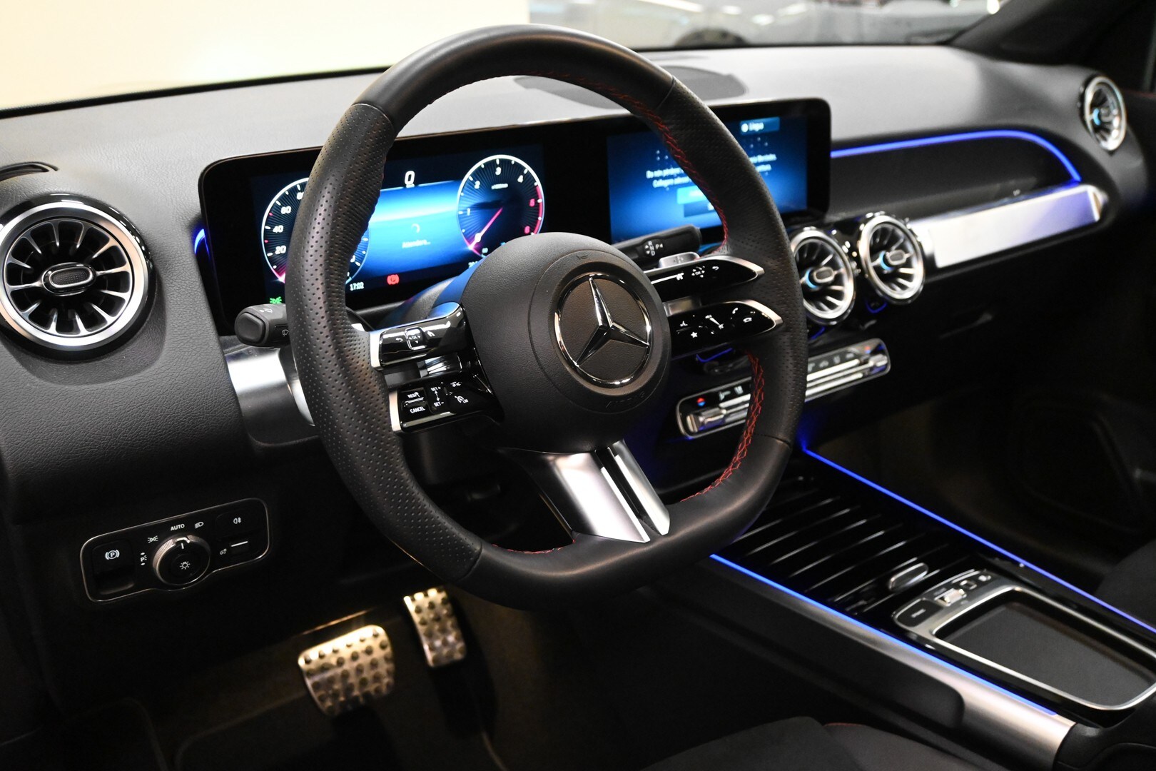 MERCEDES GLB (X247) GLB 200 d Automati…