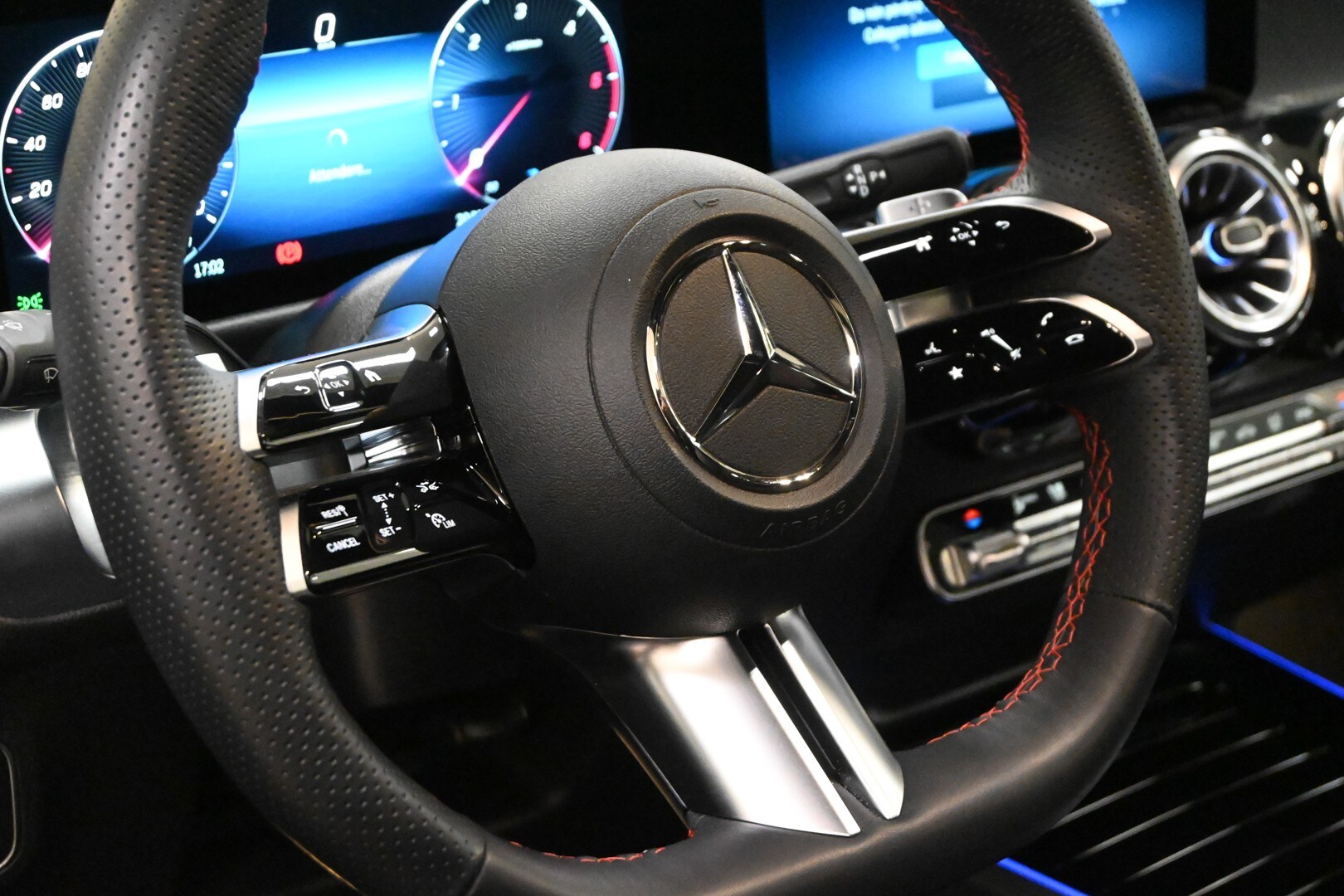 MERCEDES GLB (X247) GLB 200 d Automati…