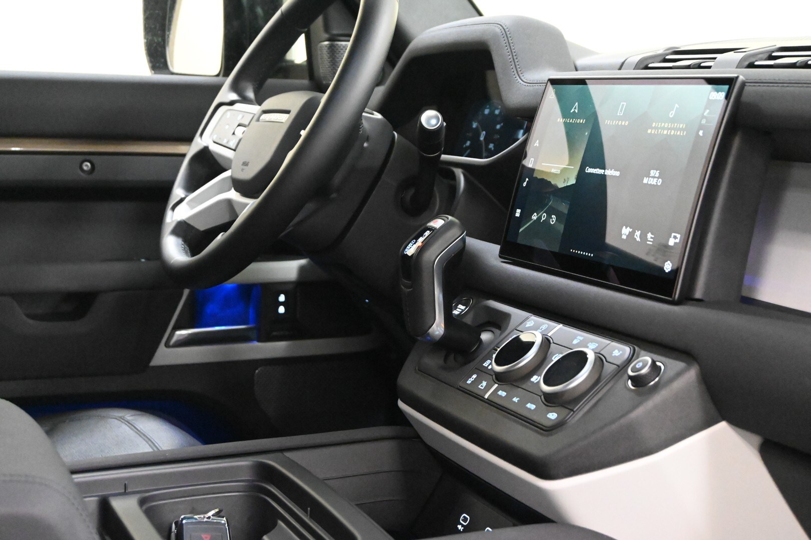 LAND ROVER Defender (2019) Defender 110 3.0D I6…