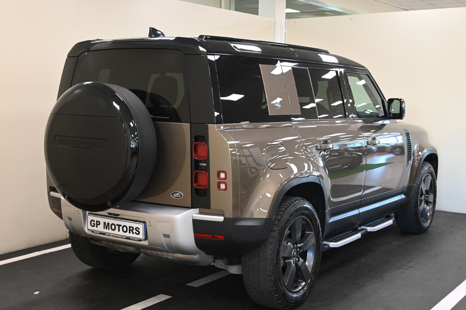 LAND ROVER Defender (2019) Defender 110 3.0D I6…