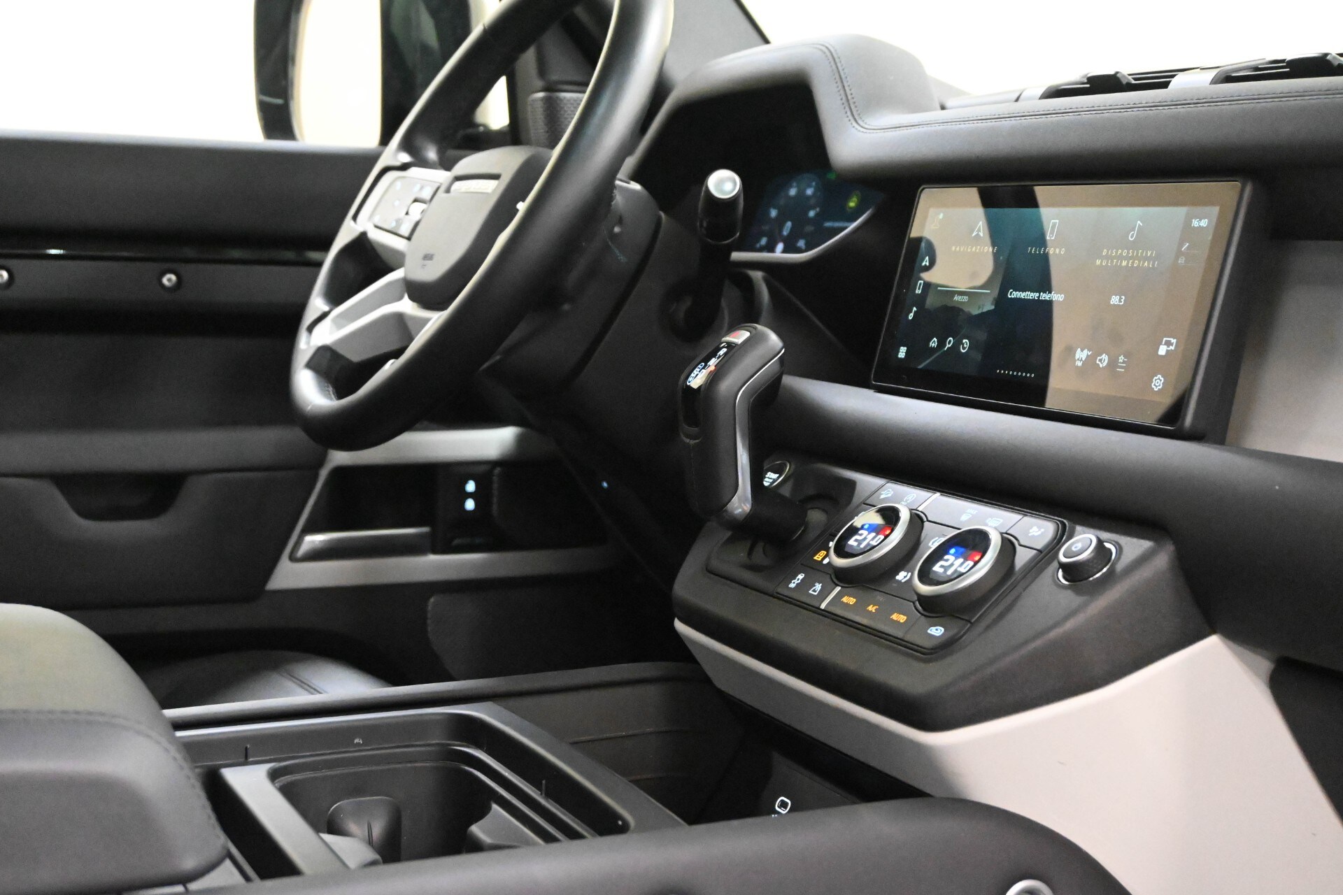 LAND ROVER Defender (2019) Defender 110 3.0D I6…