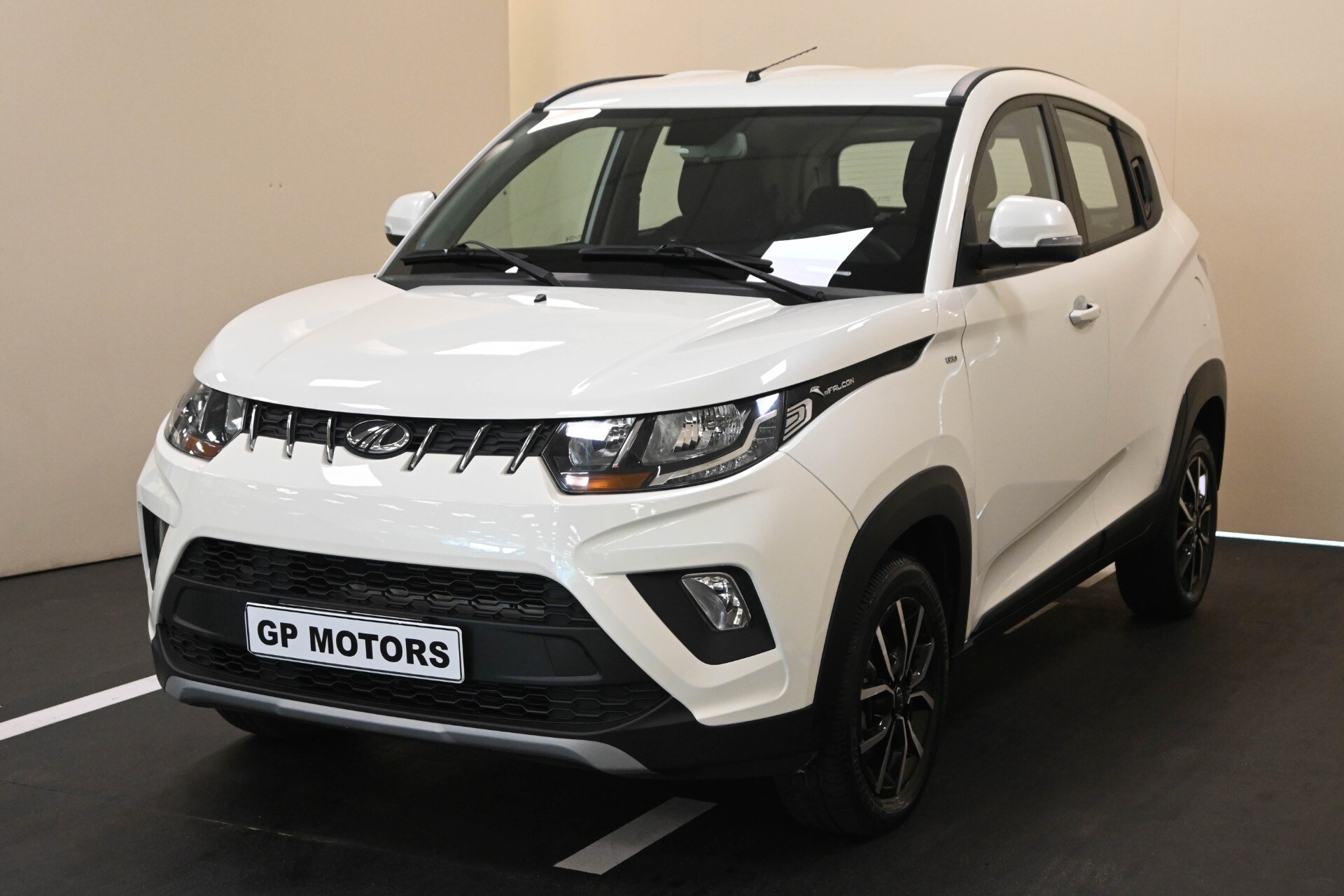 MAHINDRA KUV100 KUV100 1.2 VVT K8