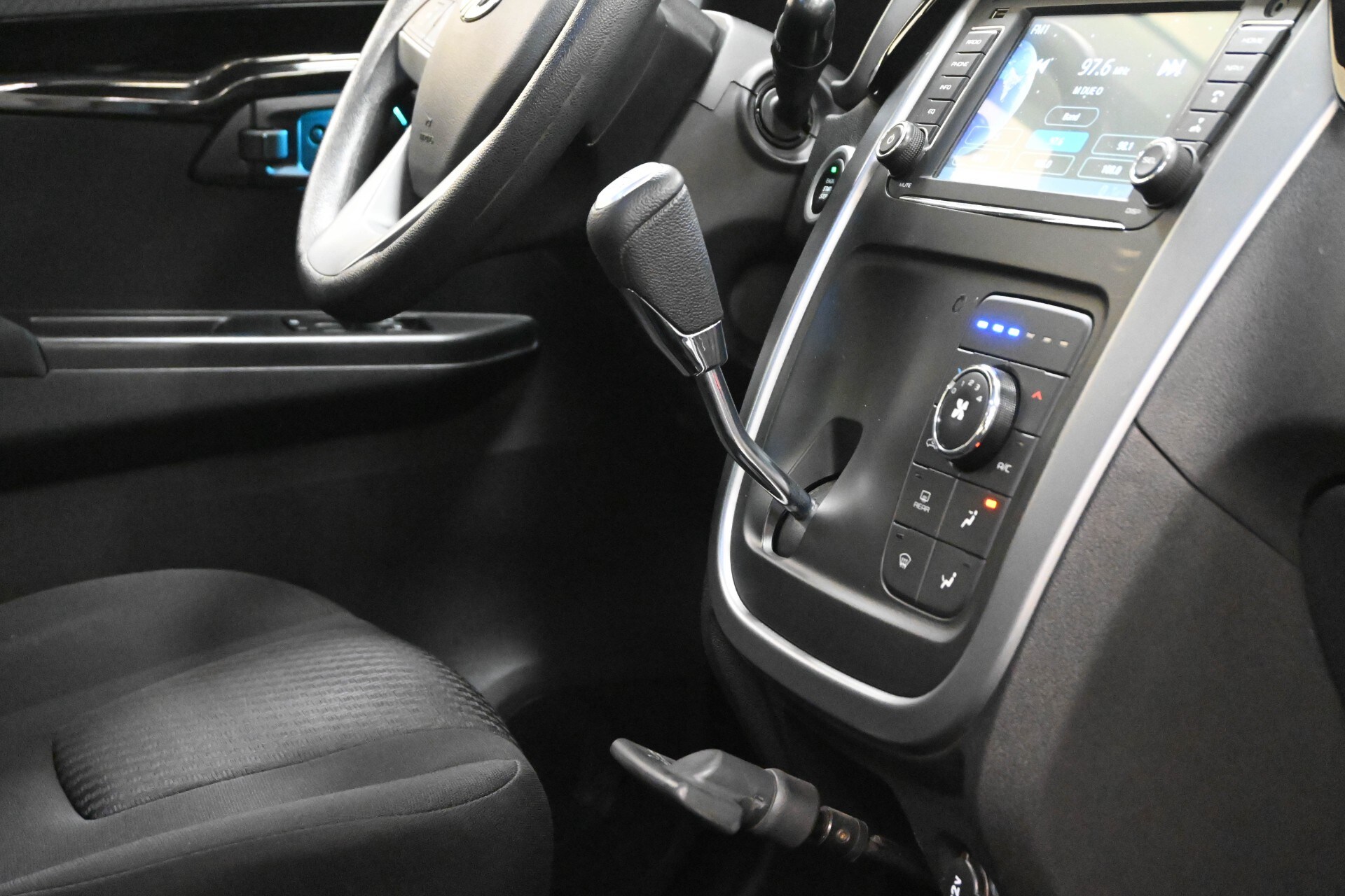 MAHINDRA KUV100 KUV100 1.2 VVT K8