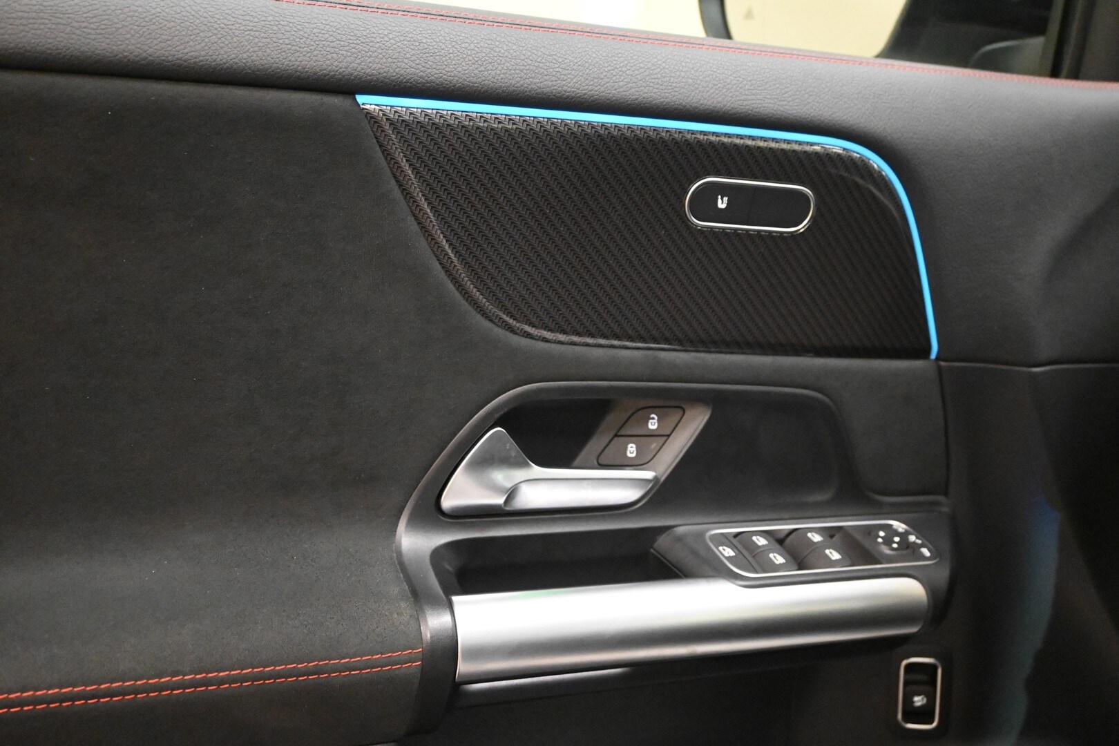 MERCEDES GLA (H247) GLA 180 d Automati…