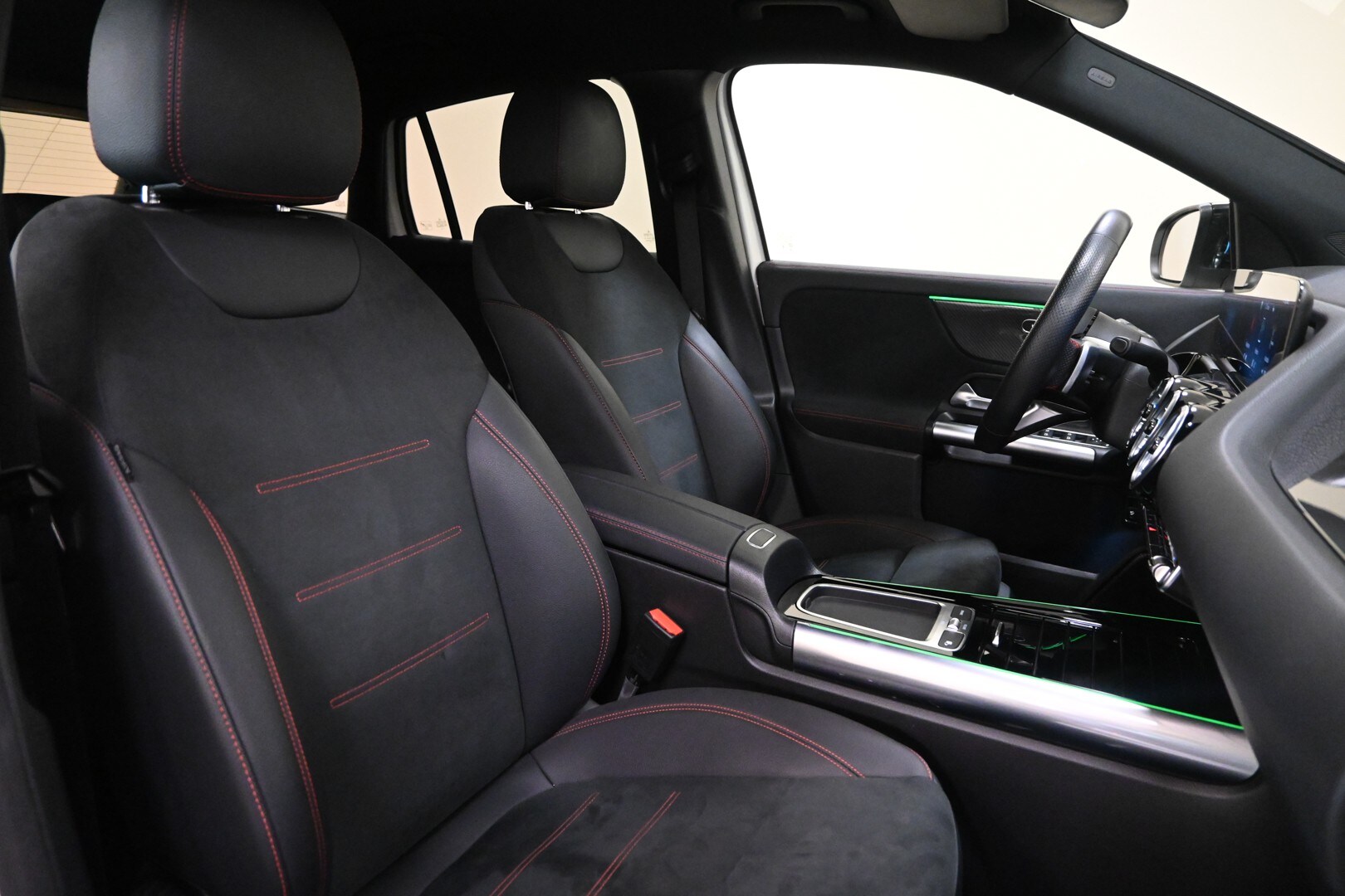 MERCEDES GLA (H247) GLA 180 d Automati…