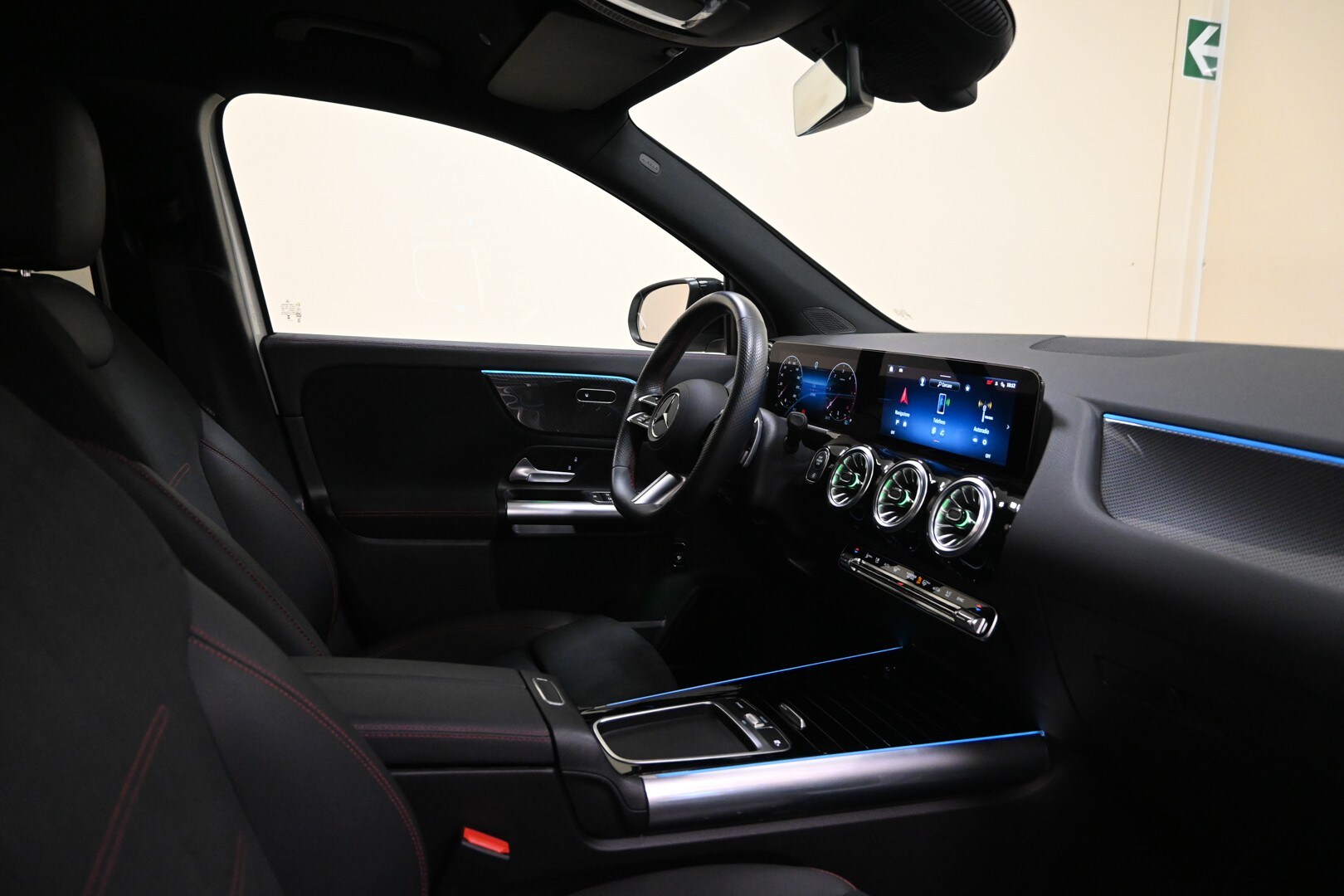 MERCEDES GLA (H247) GLA 180 d Automati…