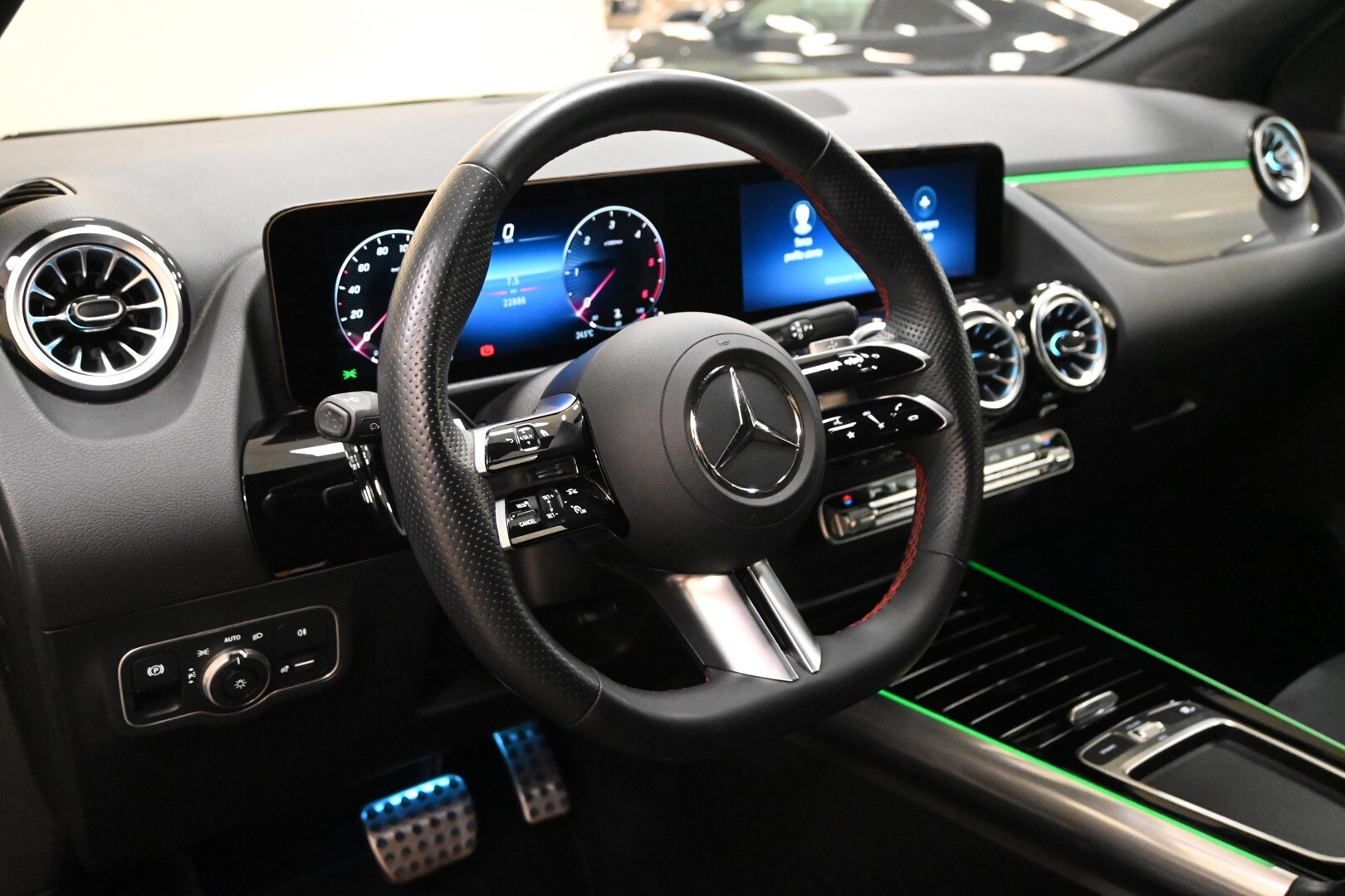 MERCEDES GLA (H247) GLA 180 d Automati…