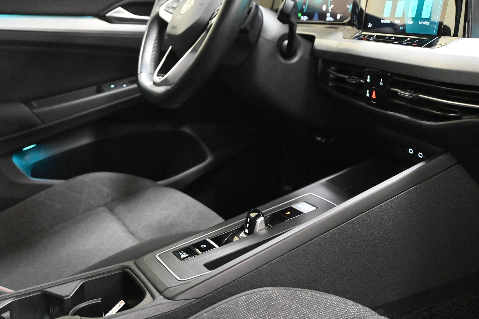VOLKSWAGEN Golf 8ª serie Golf 1.0 eTSI EVO DSG…