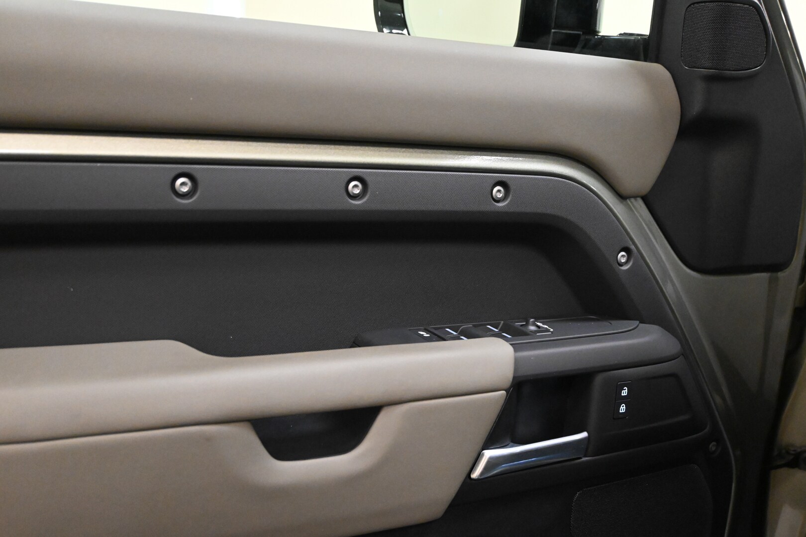 LAND ROVER Defender (2019) Defender 110 3.0D I6…