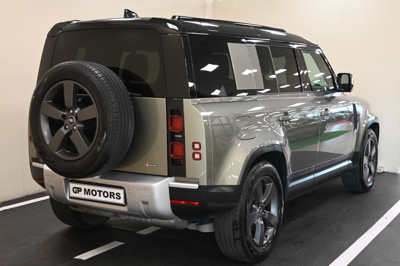 LAND ROVER Defender (2019) Defender 110 3.0D I6…
