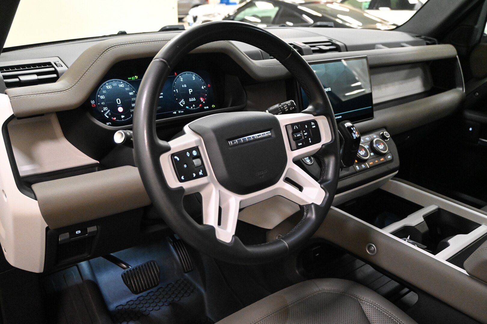 LAND ROVER Defender (2019) Defender 110 3.0D I6…