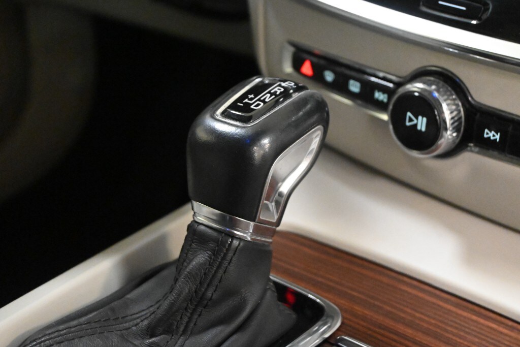 VOLVO V60 (2018–>) V60 D4 Geartronic Inscription