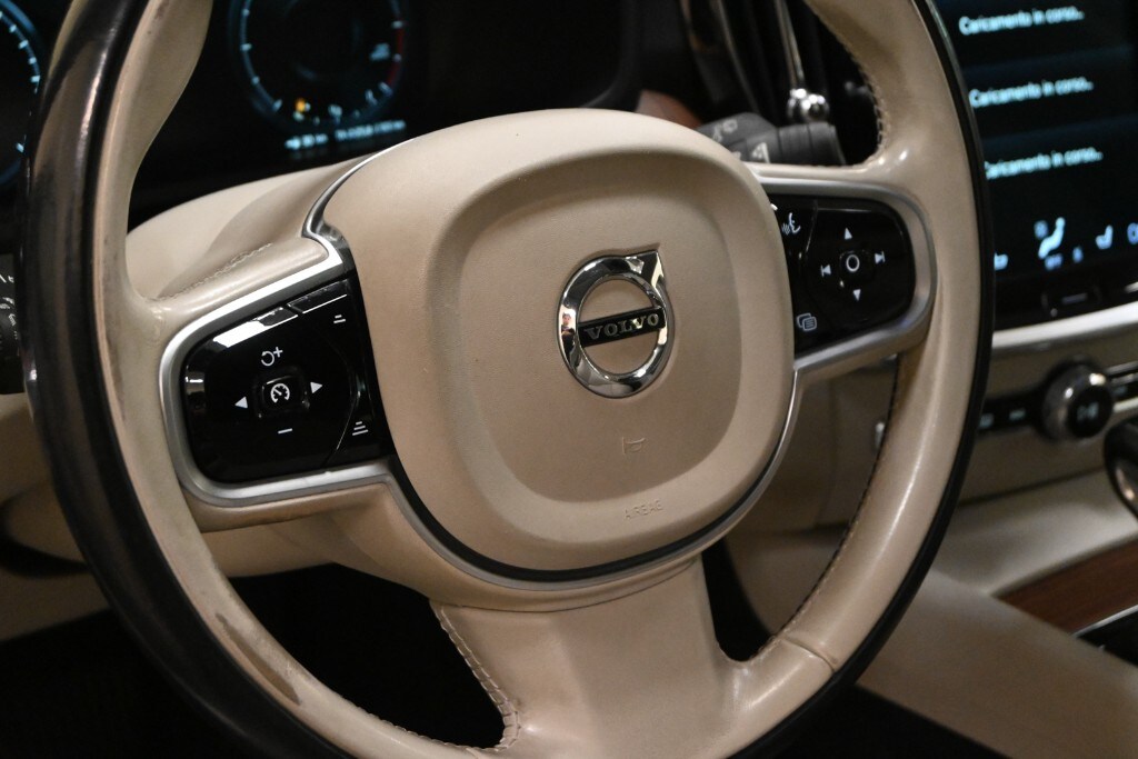 VOLVO V60 (2018–>) V60 D4 Geartronic Inscription