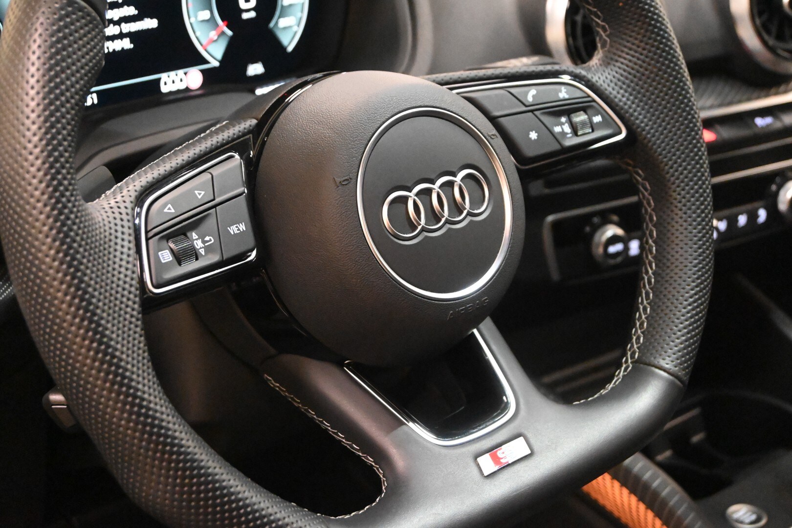 AUDI Q2 Q2 35 TDI S tronic S line Edition