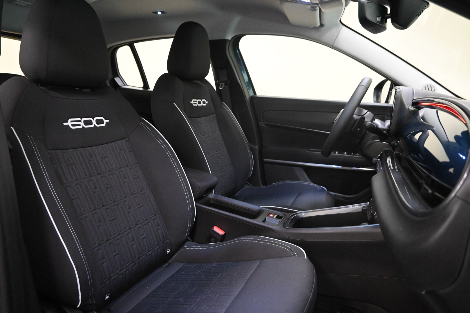FIAT 600 (2023–>) 600 Hybrid 145 CV DCT MHEV Icon