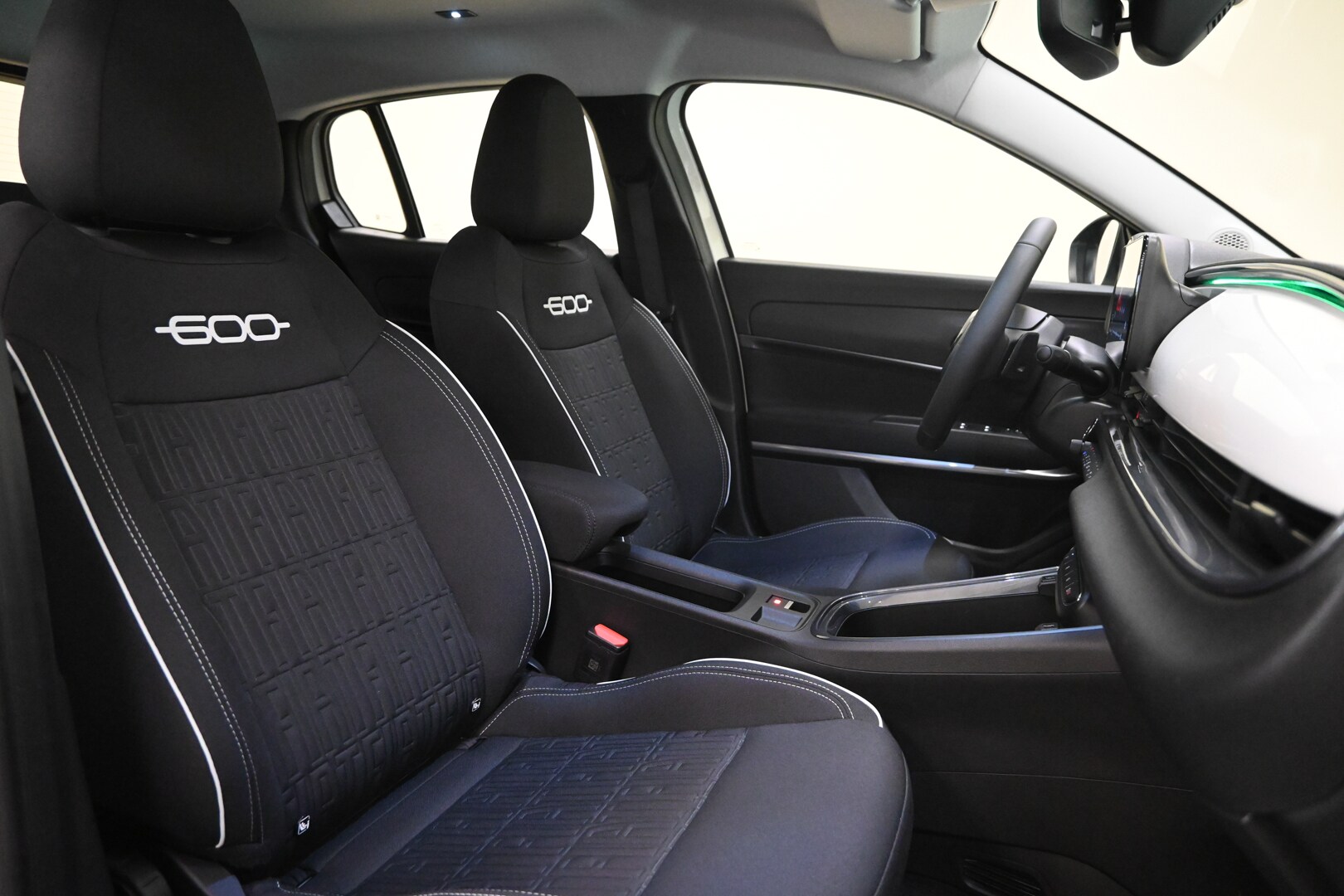 FIAT 600 (2023–>) 600 Hybrid 145 CV DCT MHEV Icon