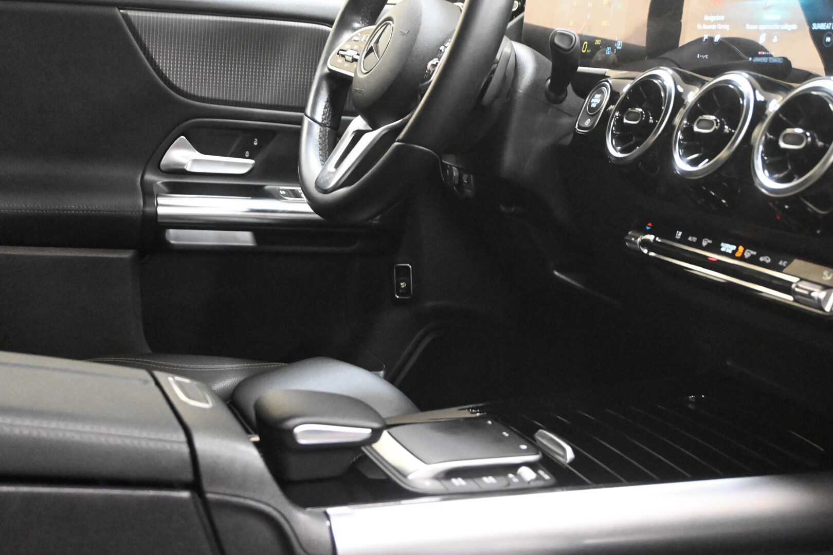 MERCEDES Classe B (W247) B 180 Automatic Sport