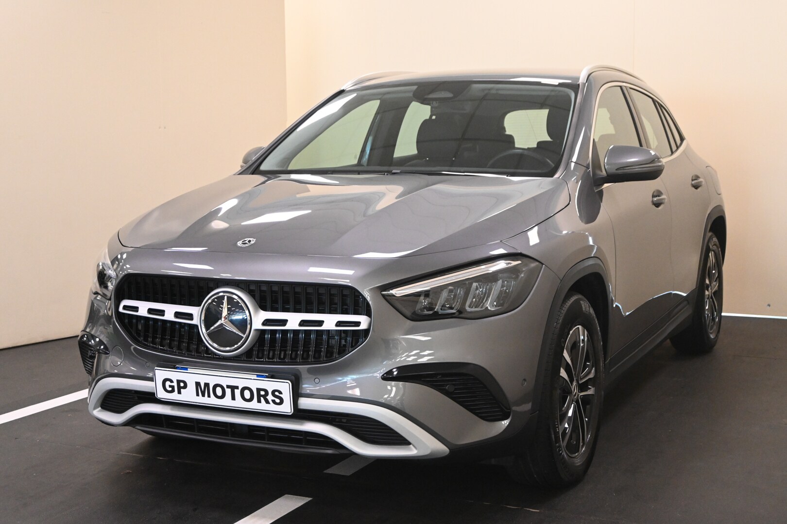 MERCEDES GLA (H247) GLA 180 d Automati…