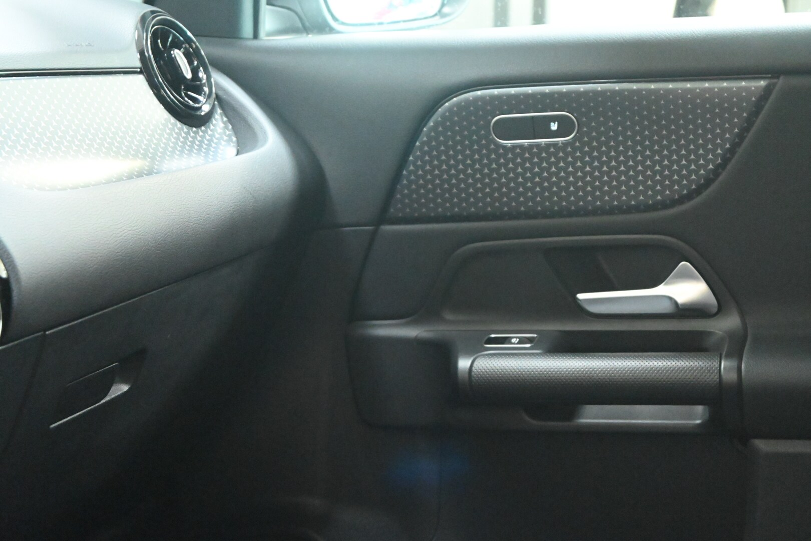 MERCEDES GLA (H247) GLA 180 d Automati…