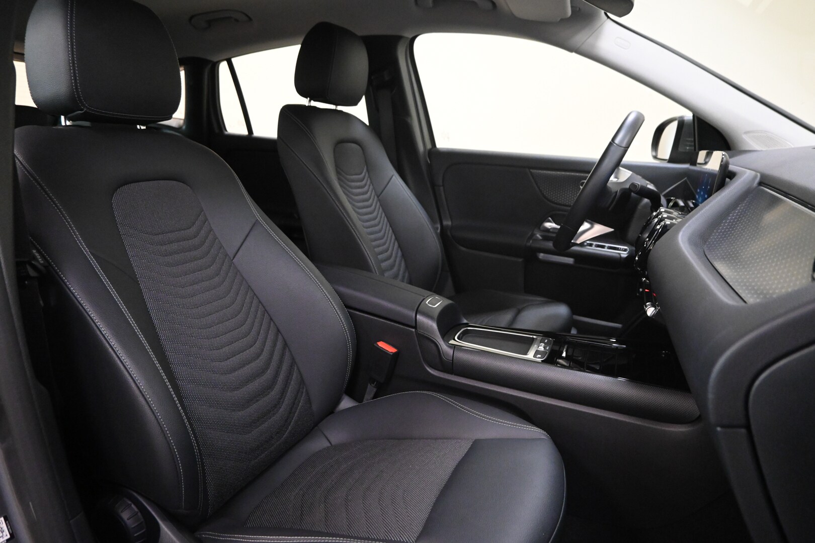 MERCEDES GLA (H247) GLA 180 d Automati…