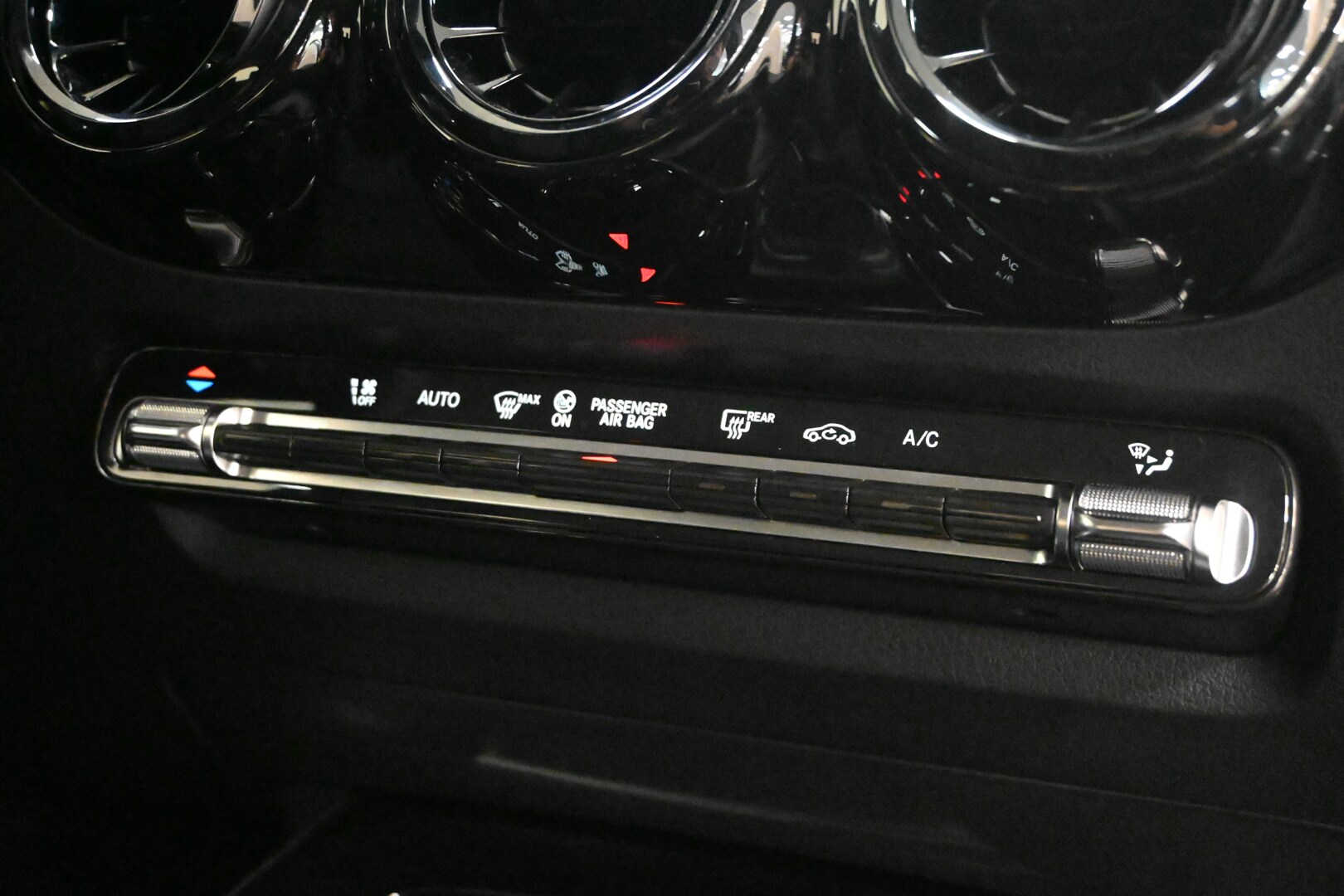 MERCEDES GLA (H247) GLA 180 d Automati…