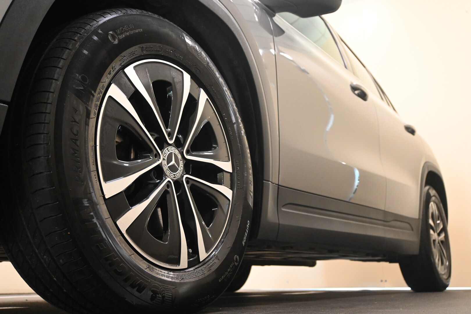 MERCEDES GLA (H247) GLA 180 d Automati…