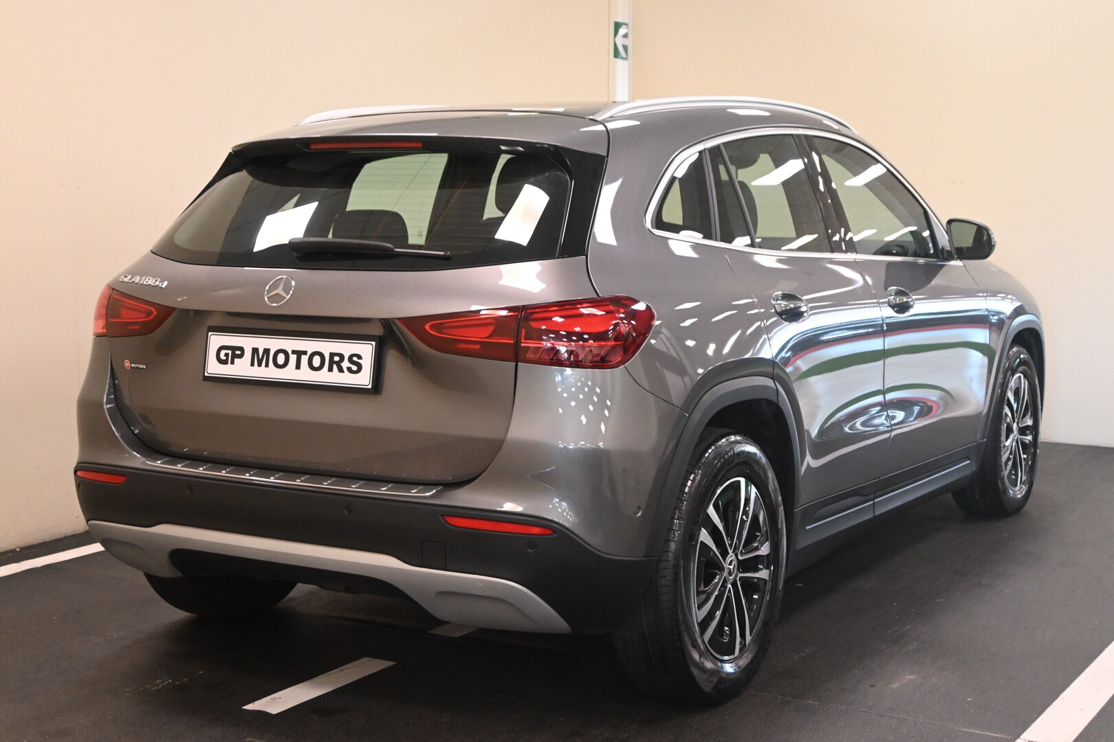 MERCEDES GLA (H247) GLA 180 d Automati…