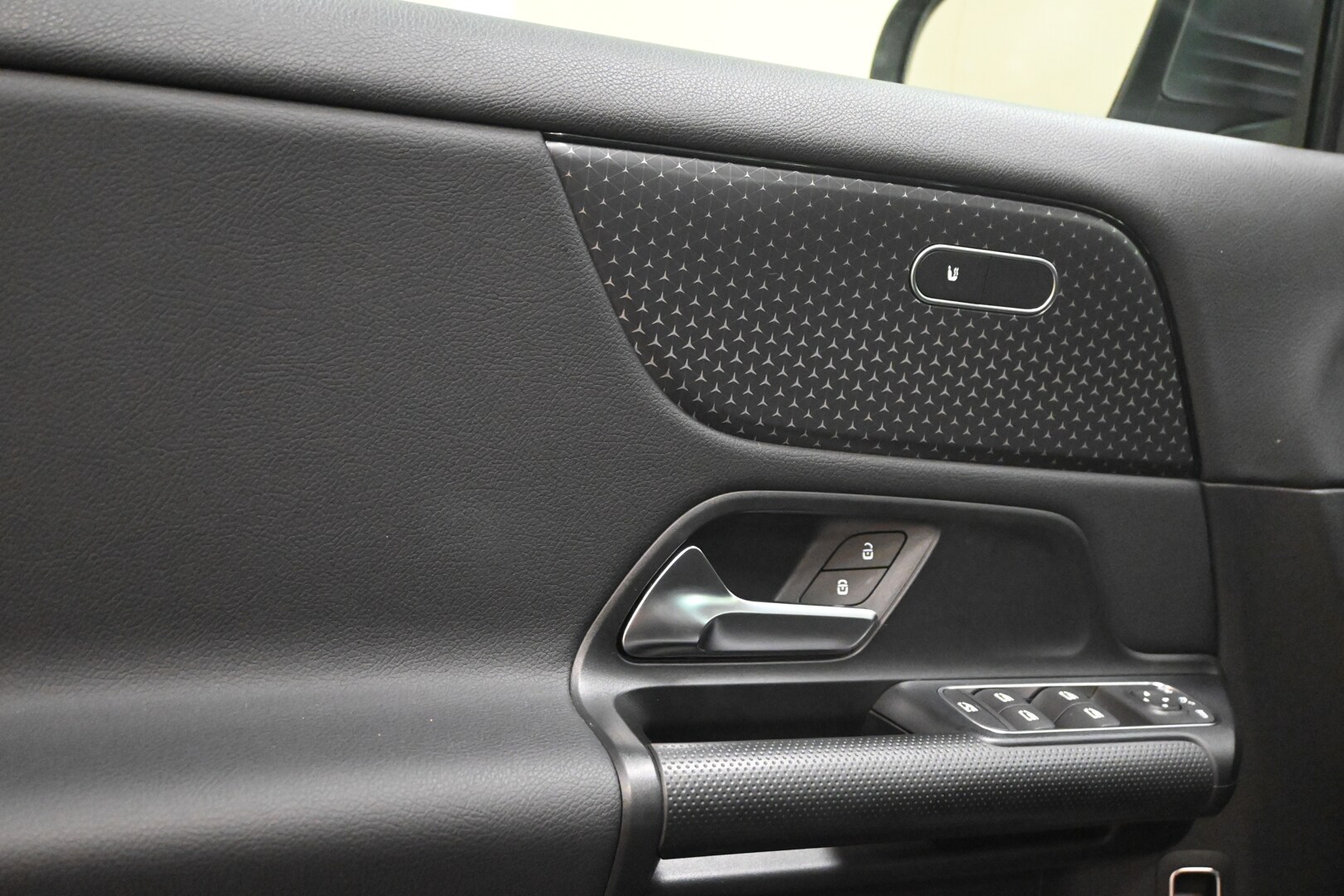 MERCEDES GLA (H247) GLA 180 d Automati…
