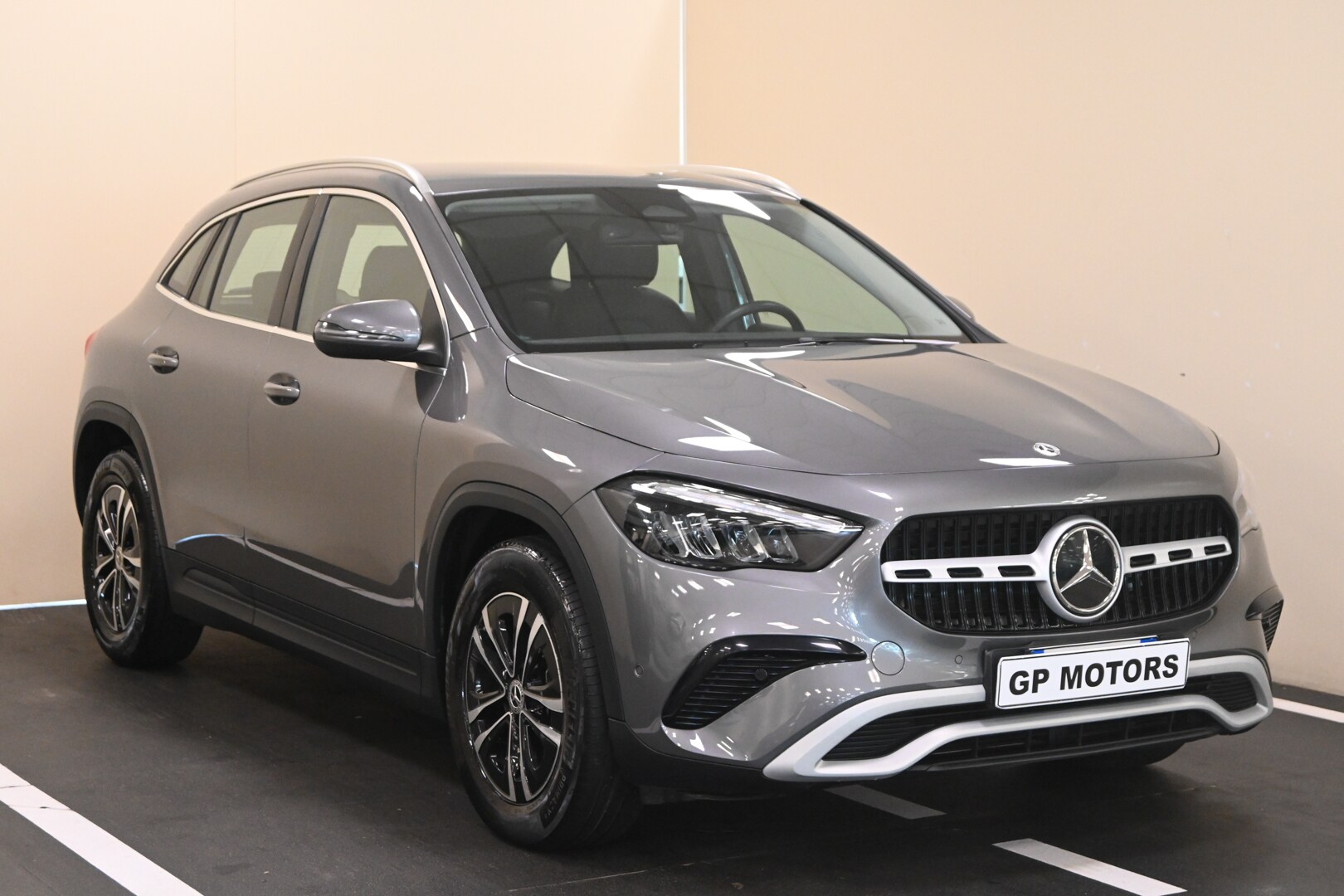 MERCEDES GLA (H247) GLA 180 d Automati…