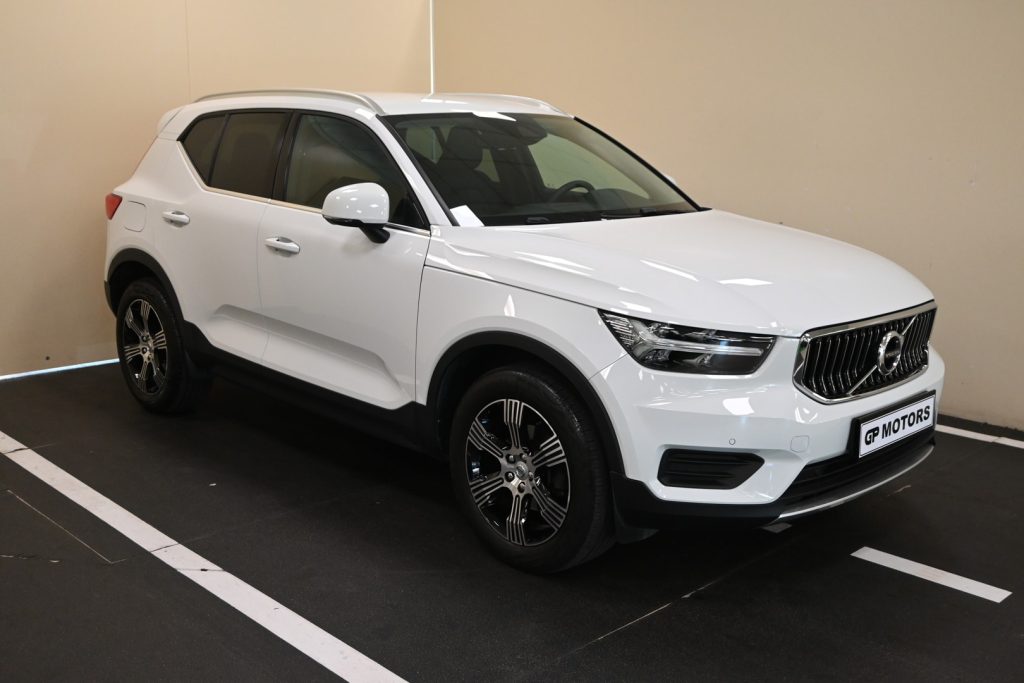 VOLVO XC40 (2017–>) XC40 T2 Geartronic Momentu…