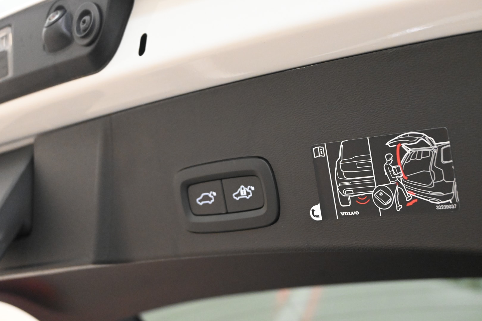 VOLVO XC40 (2017–>) XC40 T2 Geartronic Momentu…