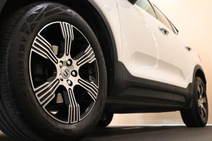 VOLVO XC40 (2017–>) XC40 T2 Geartronic Momentu…