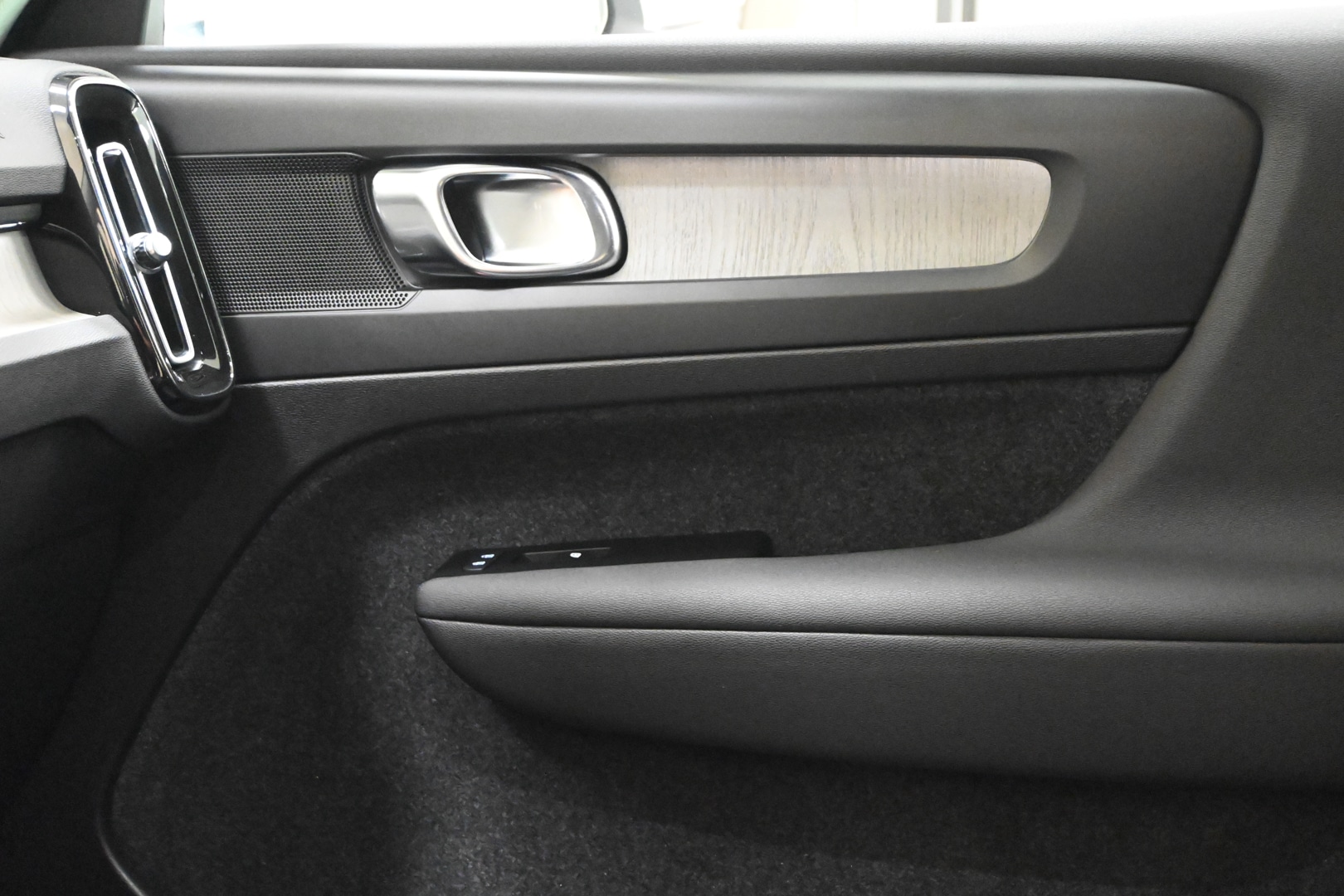 VOLVO XC40 (2017–>) XC40 T2 Geartronic Momentu…